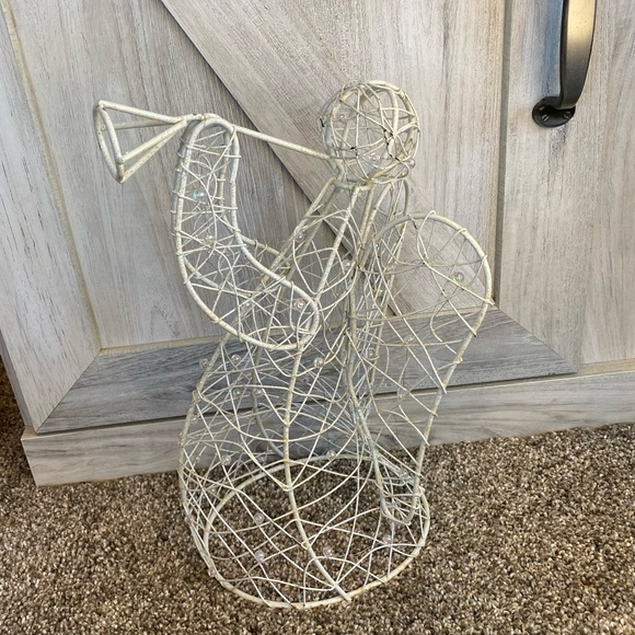 White Christmas Angel with Horn Wire Sculpture, Handmade Tree Topper - Picture 3 of 10